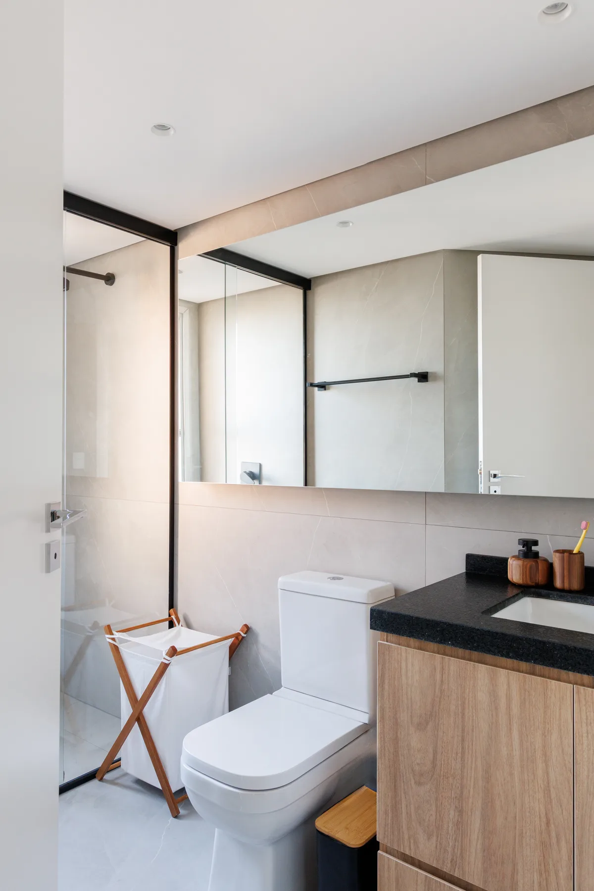 Detalhe do Lavabo com Mármore — Apto 112