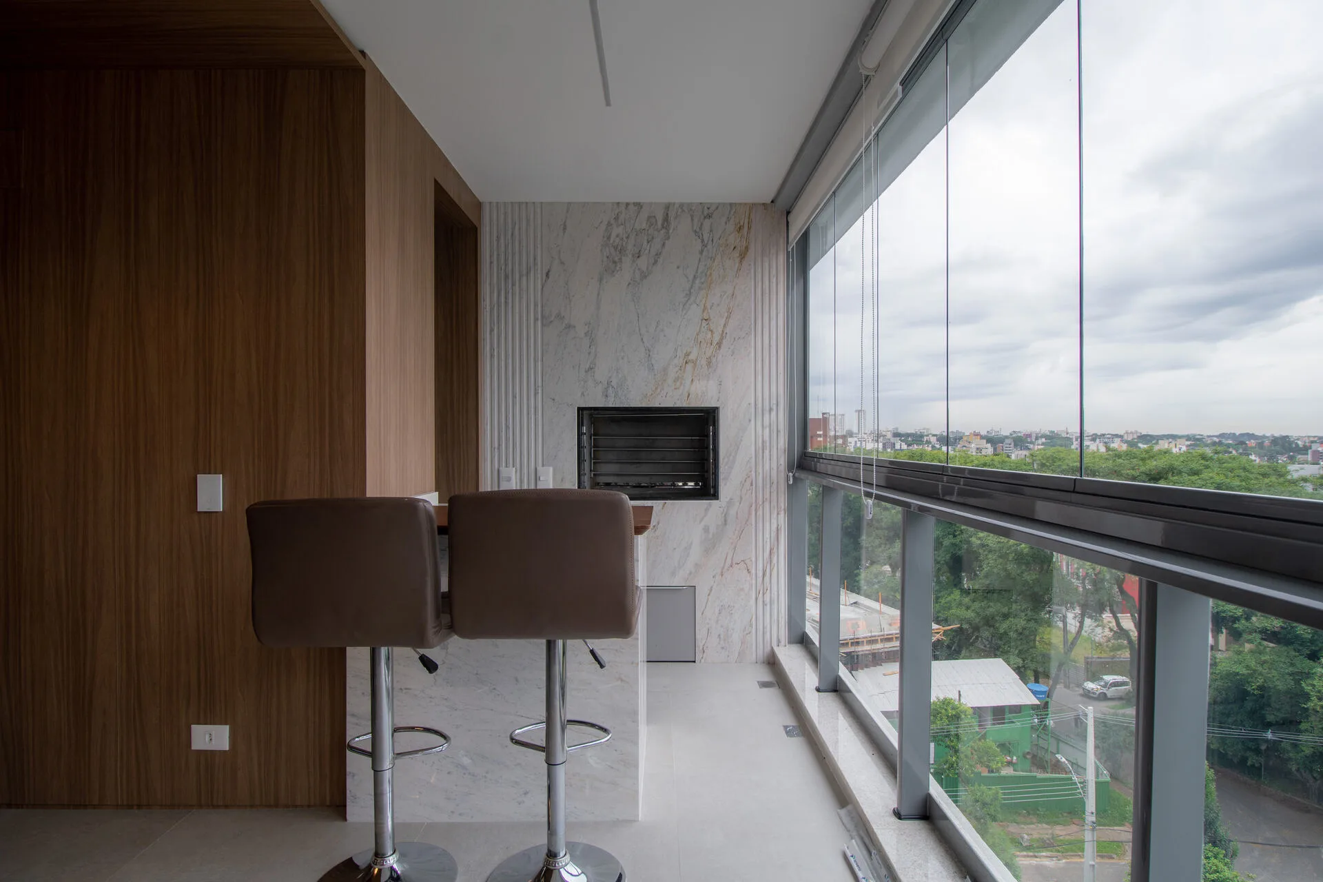 Varanda Gourmet com Vista e Churrasqueira