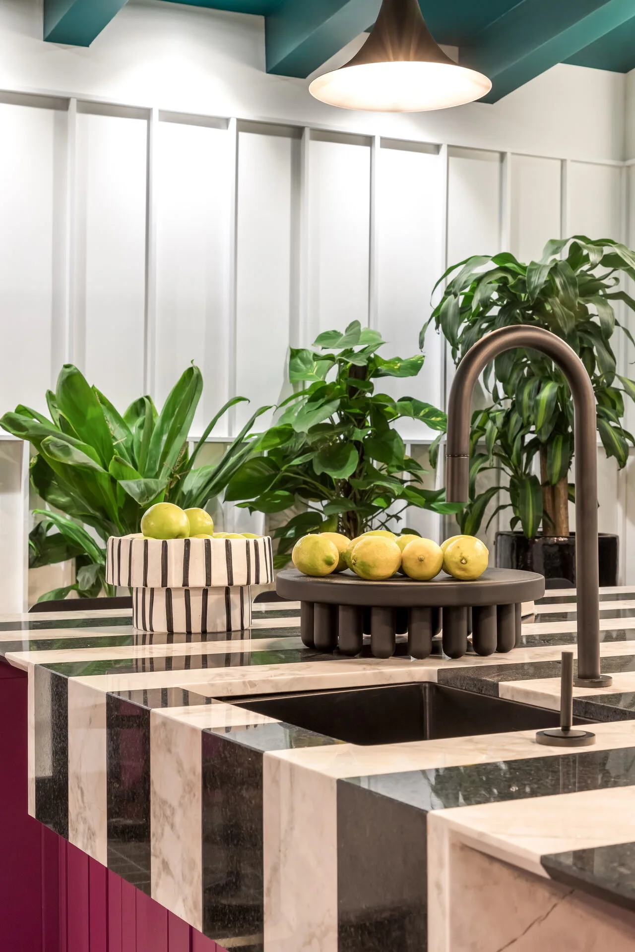 Detalhe de Ilha Listrada — CASACOR 2023
